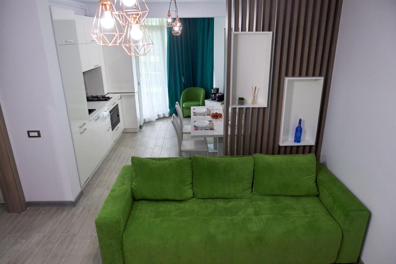 Vibe Apartment- Spa N Pools Beach Resort Navodari Ngoại thất bức ảnh