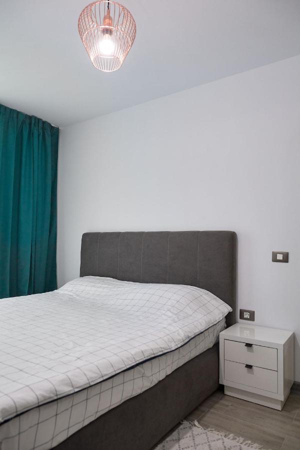 Vibe Apartment- Spa N Pools Beach Resort Navodari Ngoại thất bức ảnh